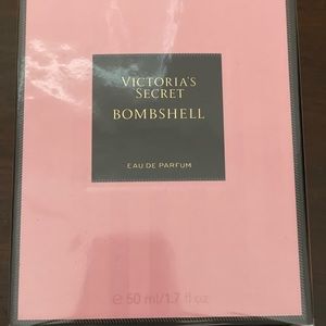 Victoria's Secret Bombshell perfume